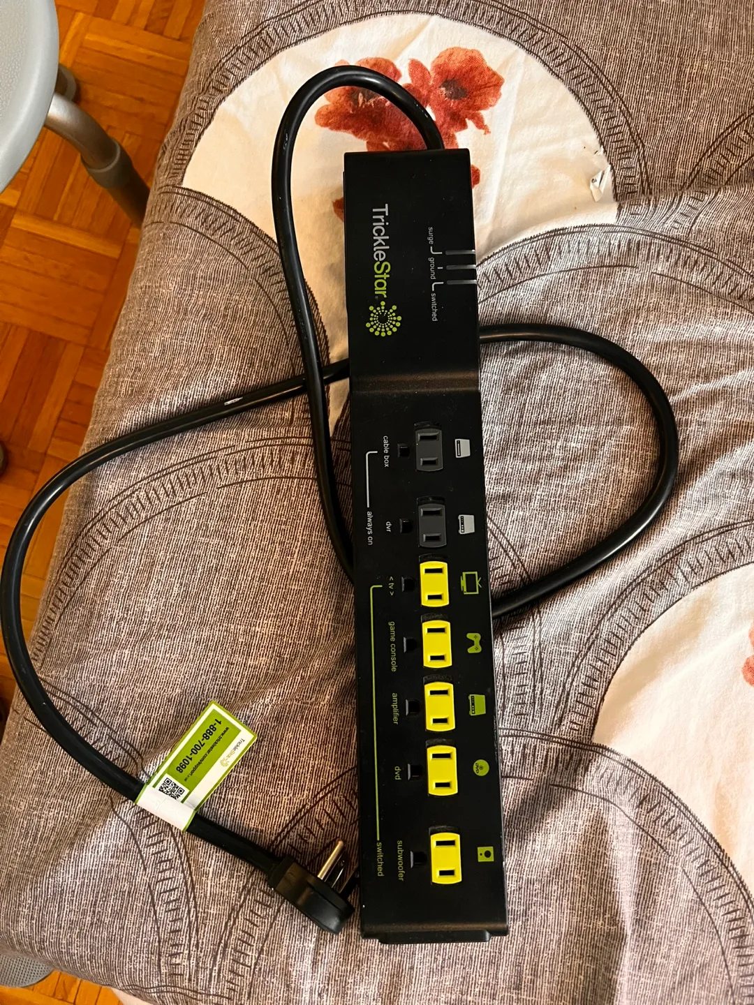 TrickleStar 6-Outlet Surge Protector Power Bar thumbnail
