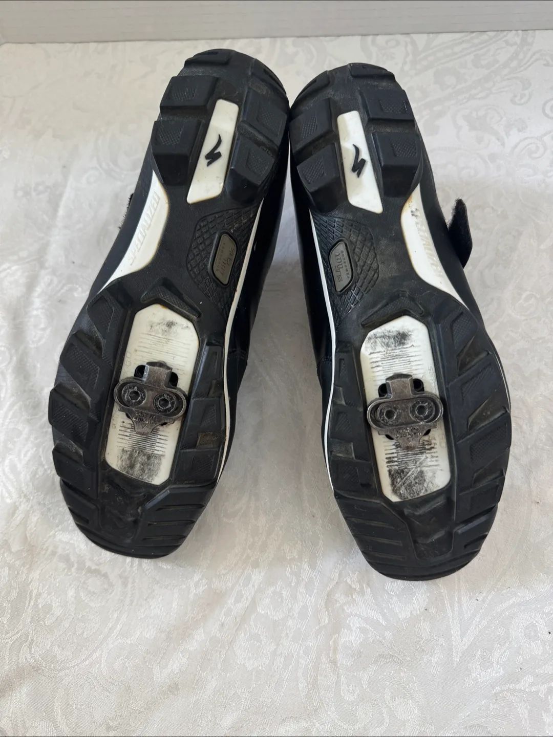 Specialized Clip in bike Shoes - ladies Size 42 / 8.5 image indicator(4)