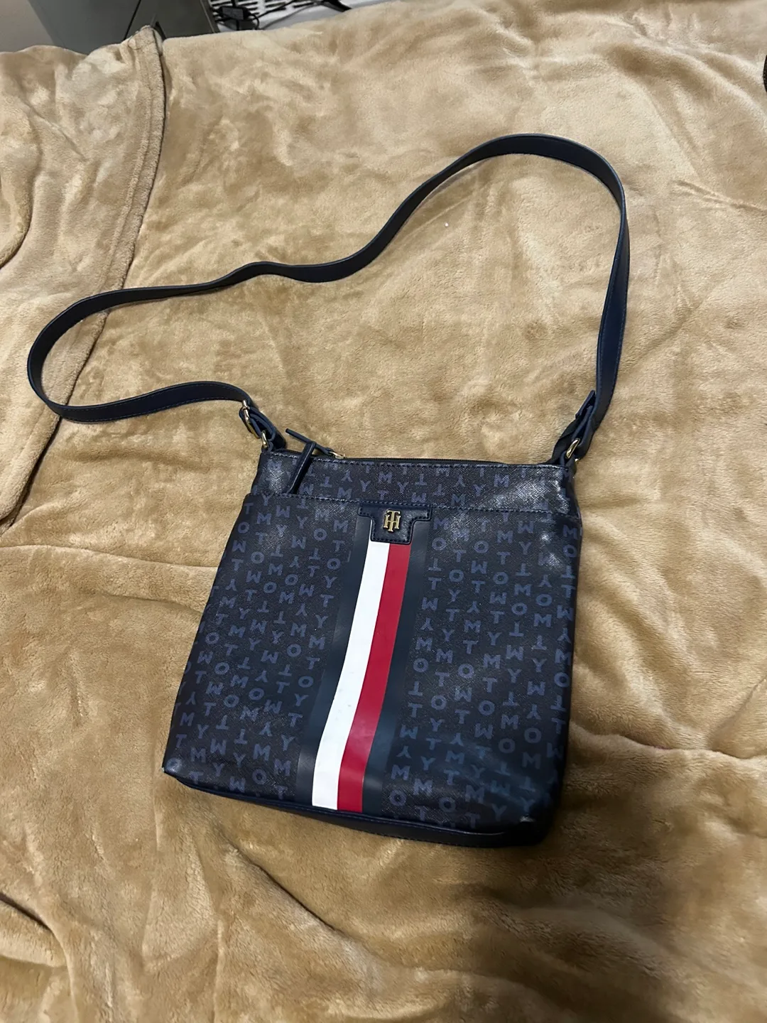 Tommy Hilfiger Crossbody Bag thumbnail