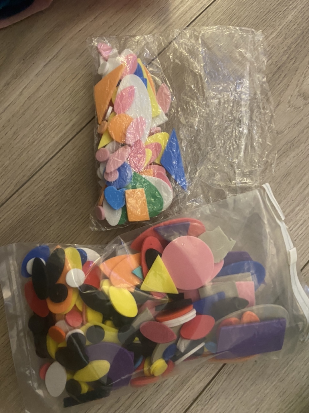 Craft Supplies Bundle: Felt, Foam Shapes & Pipe Cleaners - photo 3