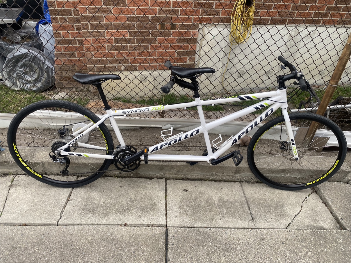 Apollo Syncro 700 Tandem Bicycle