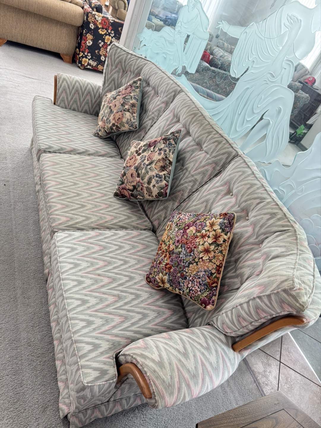 Vintage Three-Piece Living Room Set - photo 4