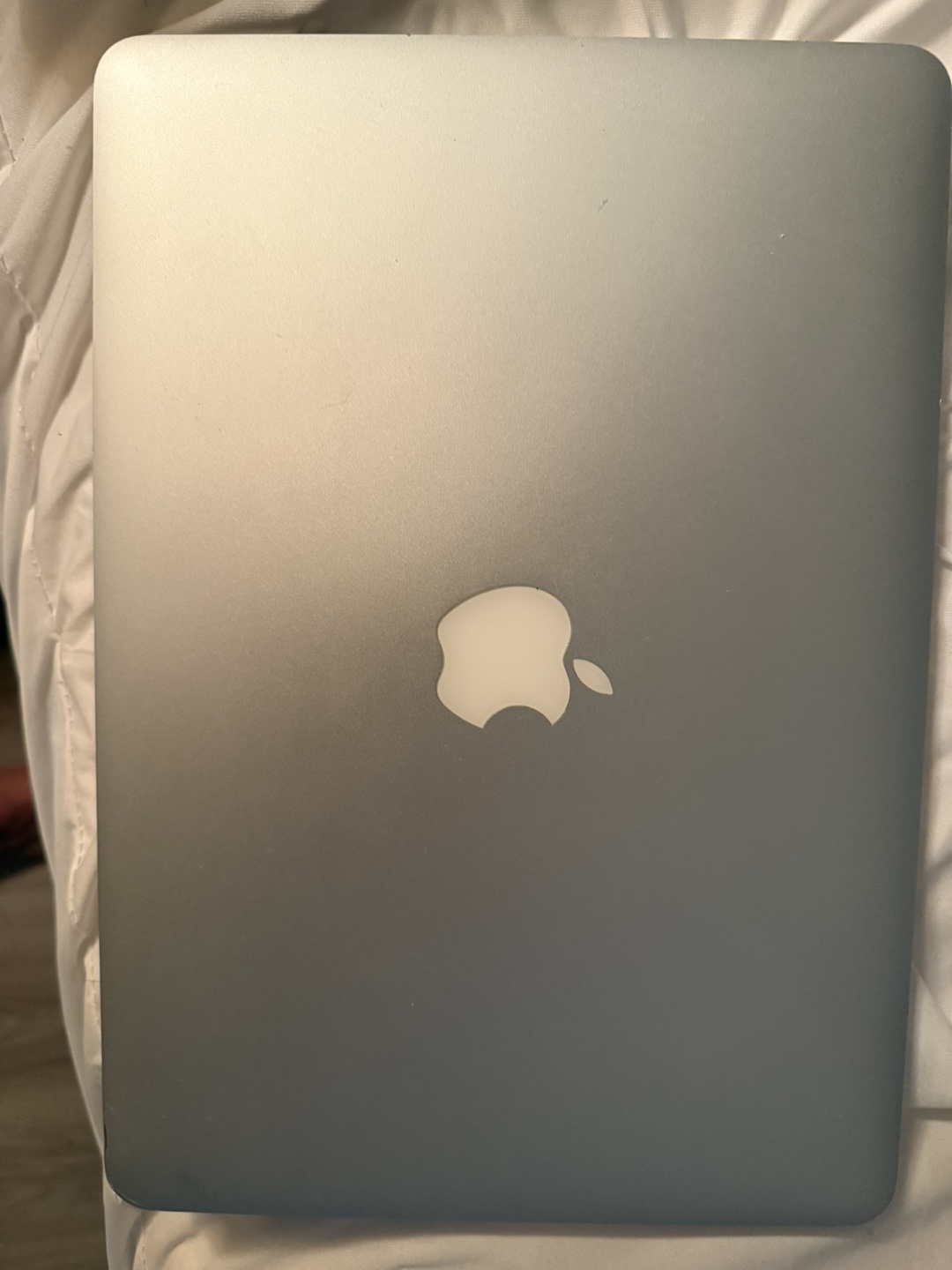 MacBook Pro Laptop Like new, without its charger
