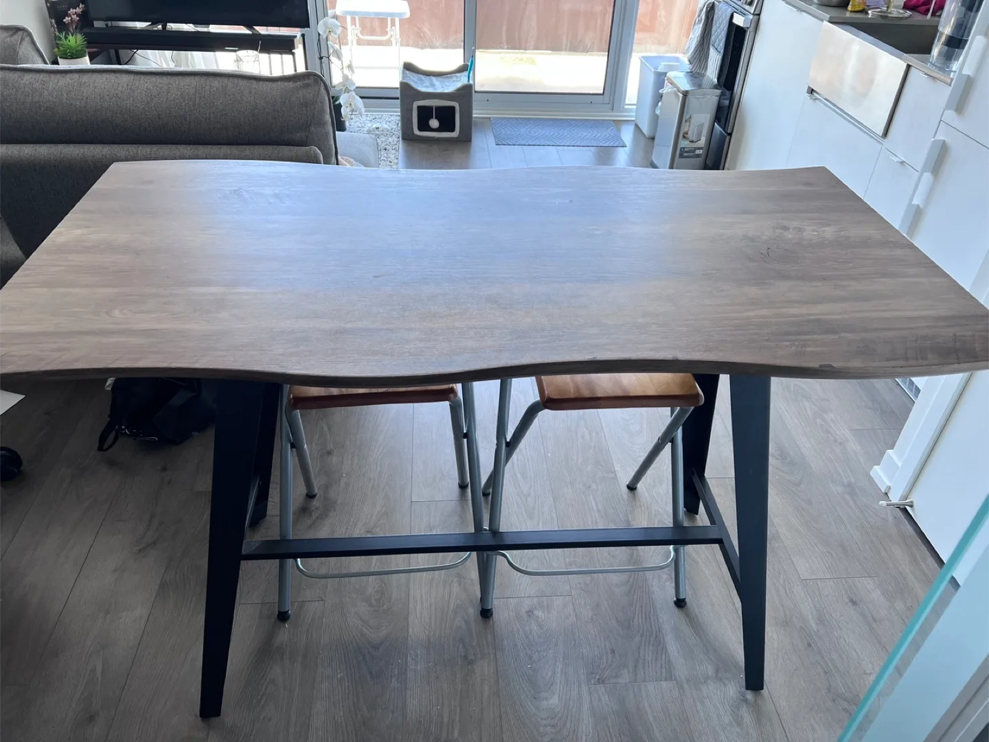 Structube Jerry Bar Table image indicator(3)