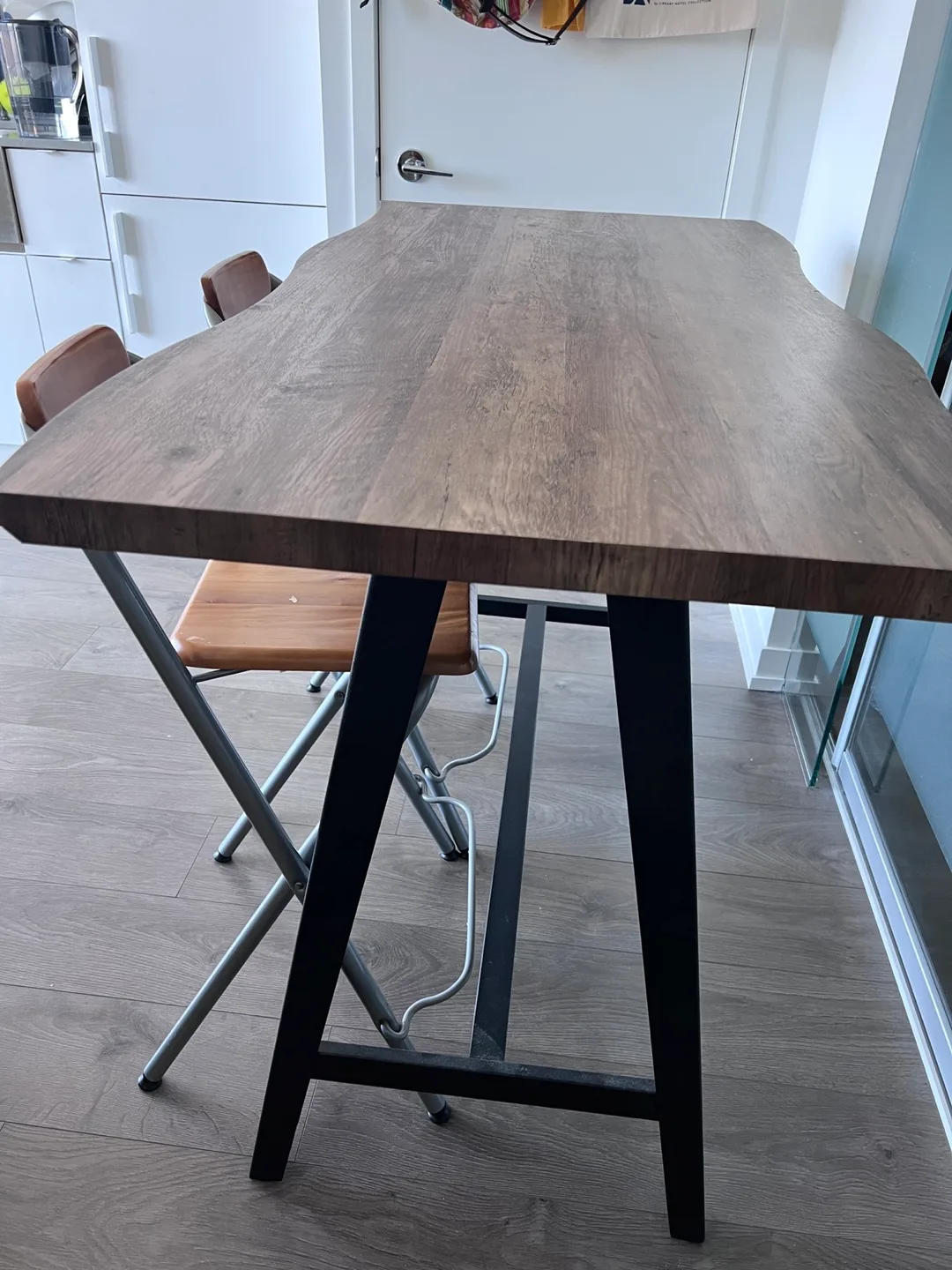 Structube Jerry Bar Table image indicator(4)