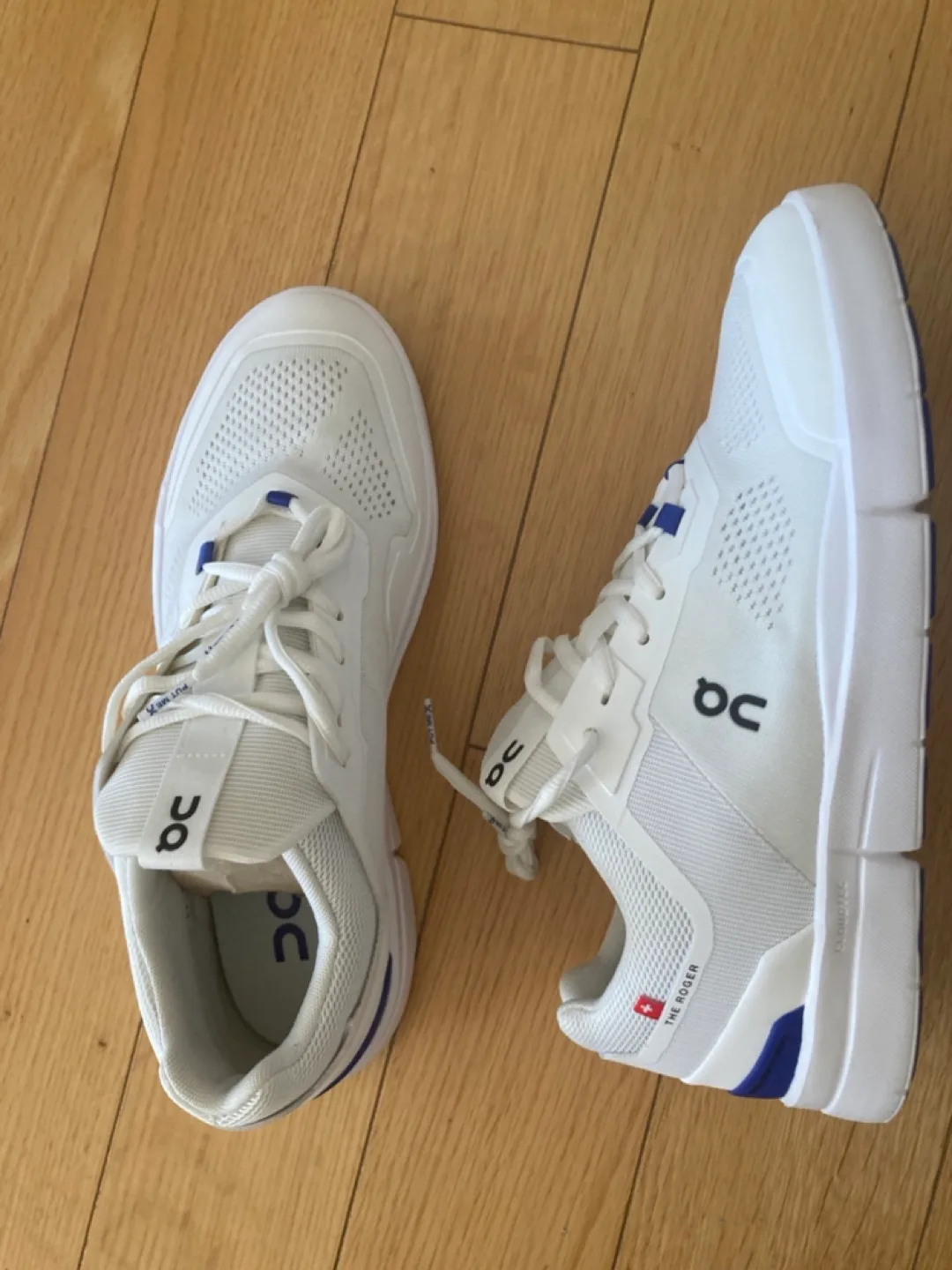 NEW! On Sneakers - White/Blue - Size US 9 thumbnail