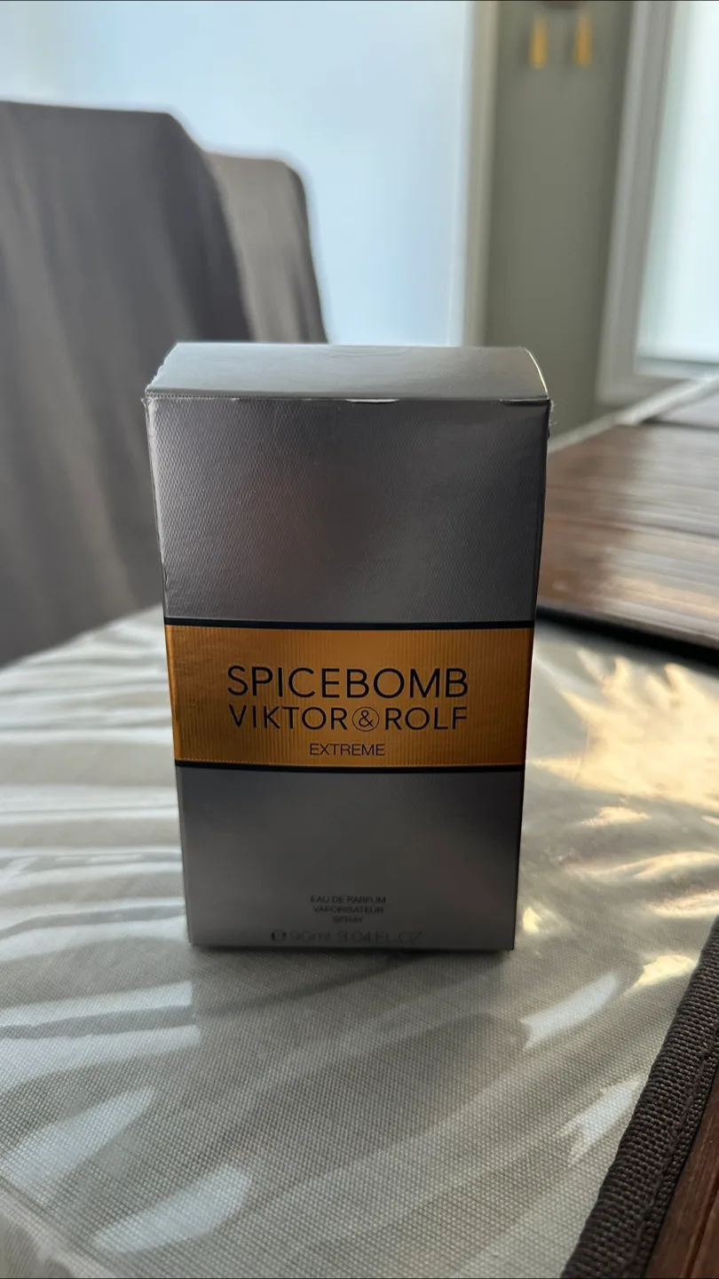 Viktor & Rolf Spicebomb Extreme Eau de Parfum image indicator(2)