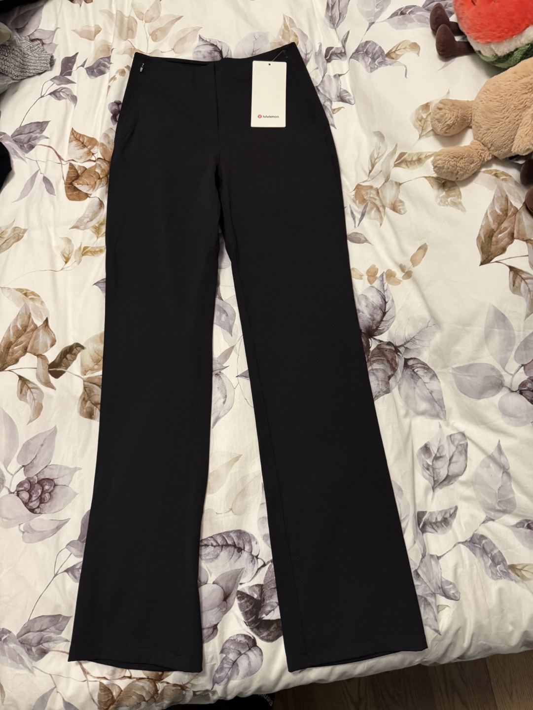 Lululemon BEAND NEW Smooth-Fit Pull-On size 4