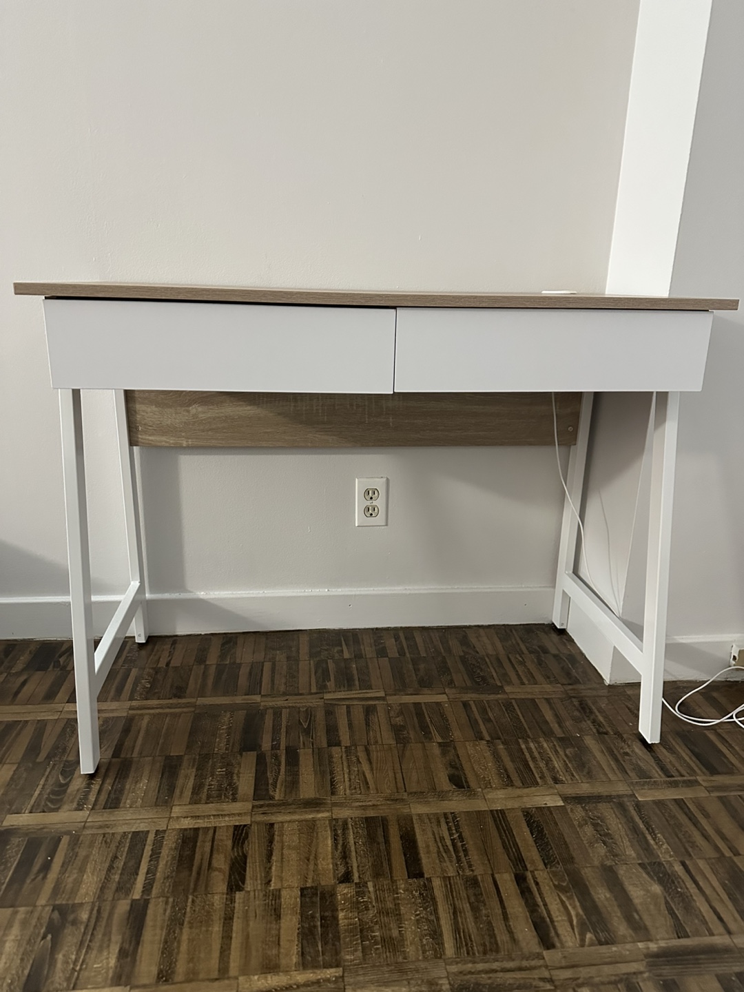 Mainstays White Computer Desk with USB Charging Port - photo 2