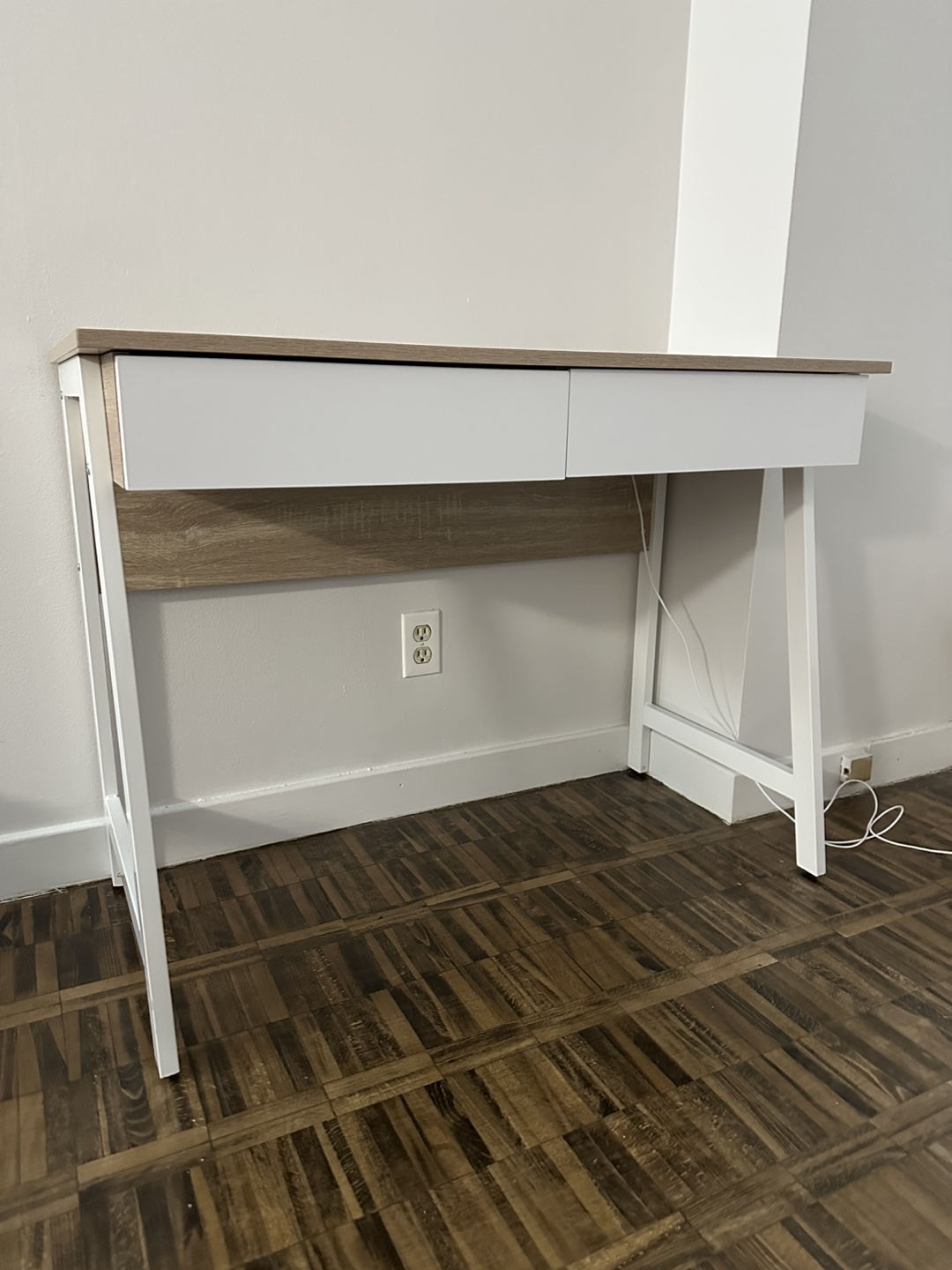 Mainstays White Computer Desk with USB Charging Port