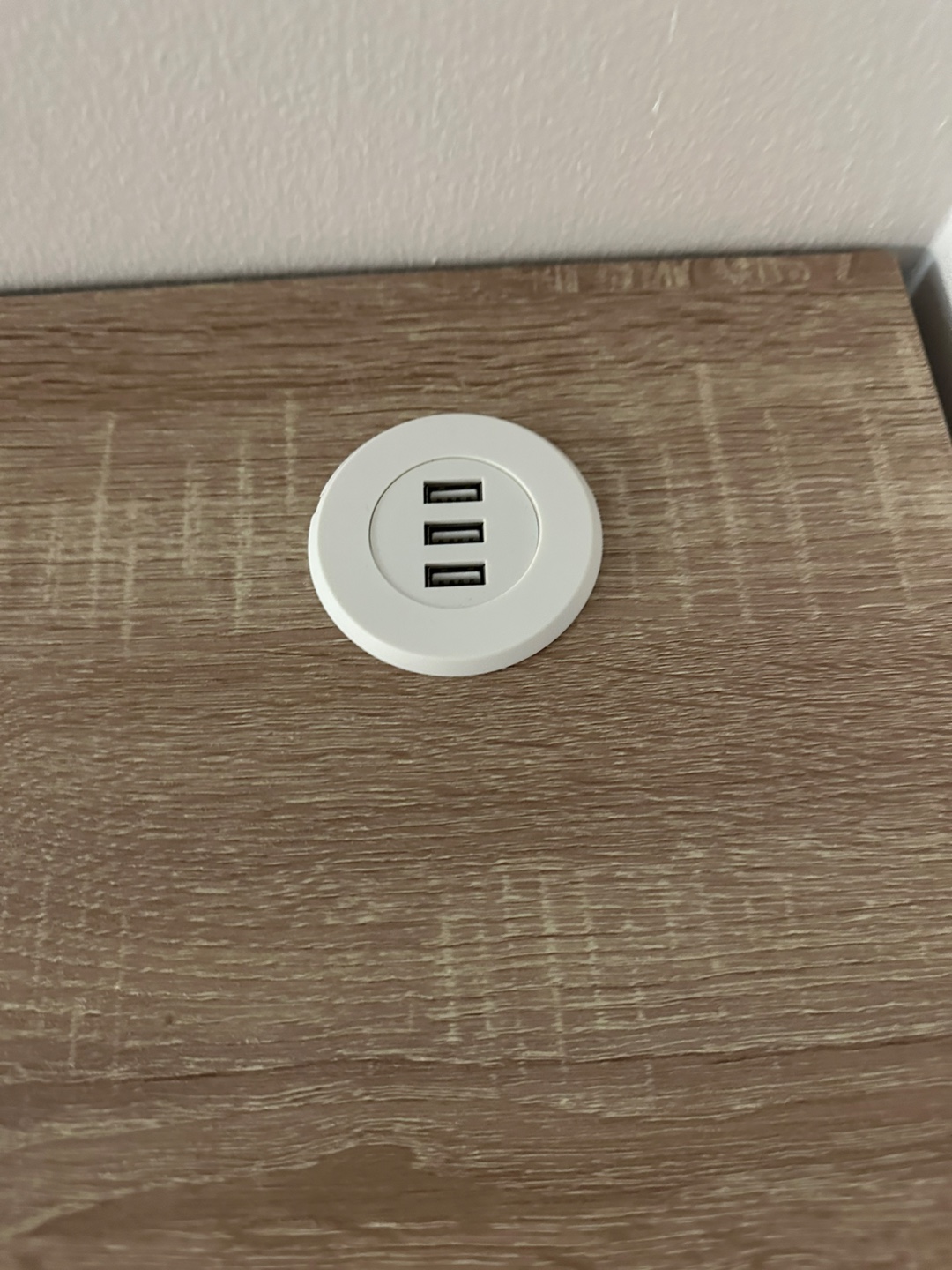 Mainstays White Computer Desk with USB Charging Port - photo 5
