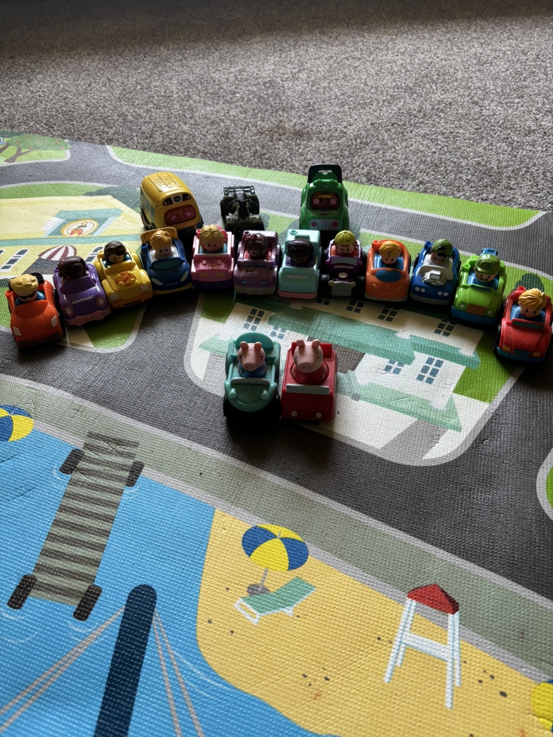 Fisher-Price Little People Wheelies Playmat and Car Set - photo 3