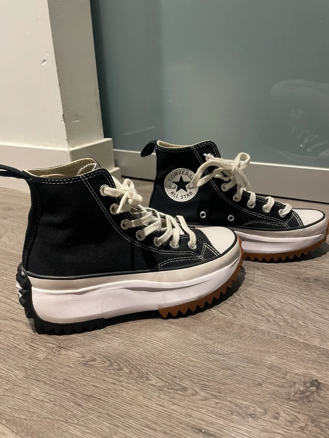 Converse Run Star Hike thumbnail