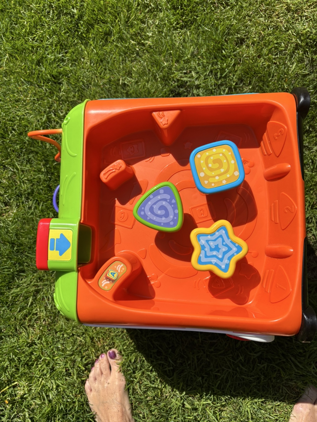 VTech Ultimate Alphabet Activity Cube - photo 3