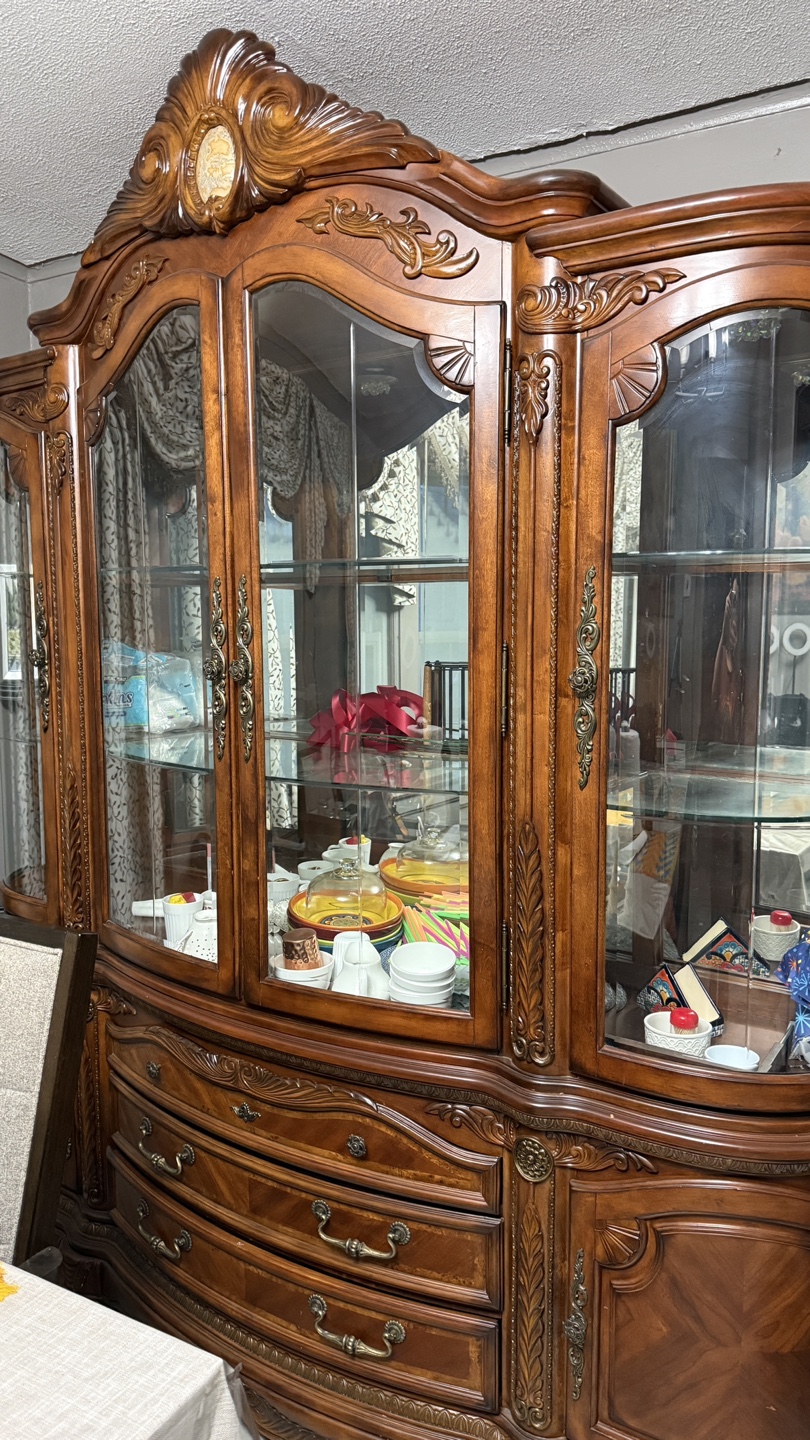 Antique-crockeries rack