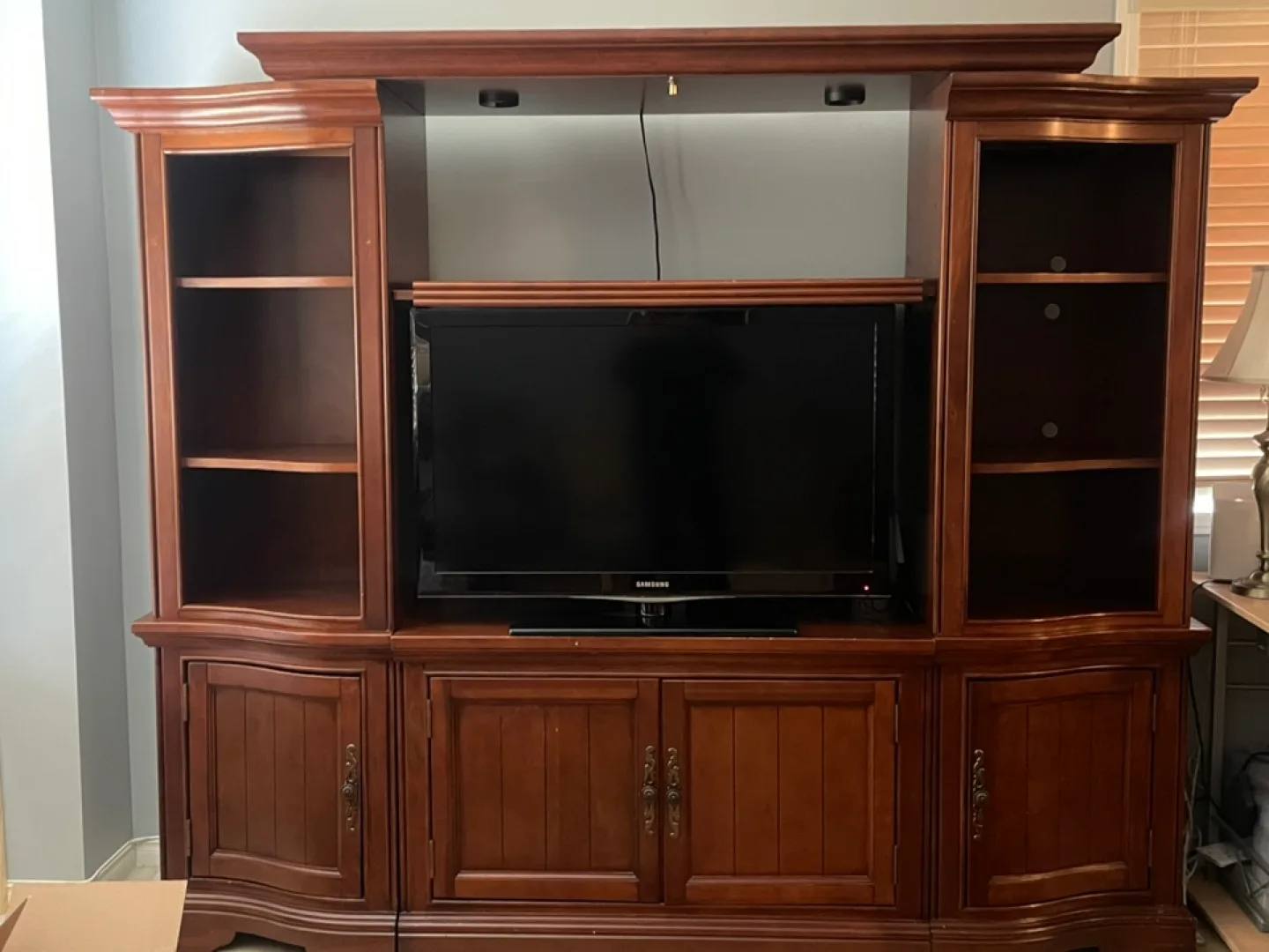 Large Wooden Entertainment Centre image indicator(3)