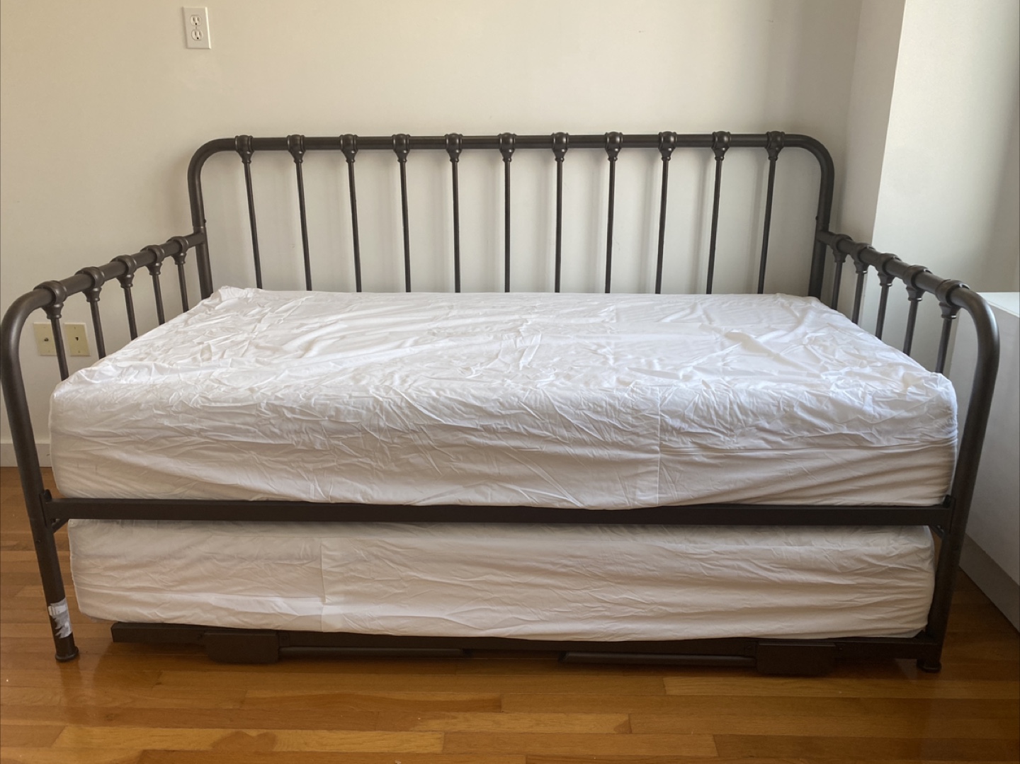 Metal Daybed with Trundle & Mattresses