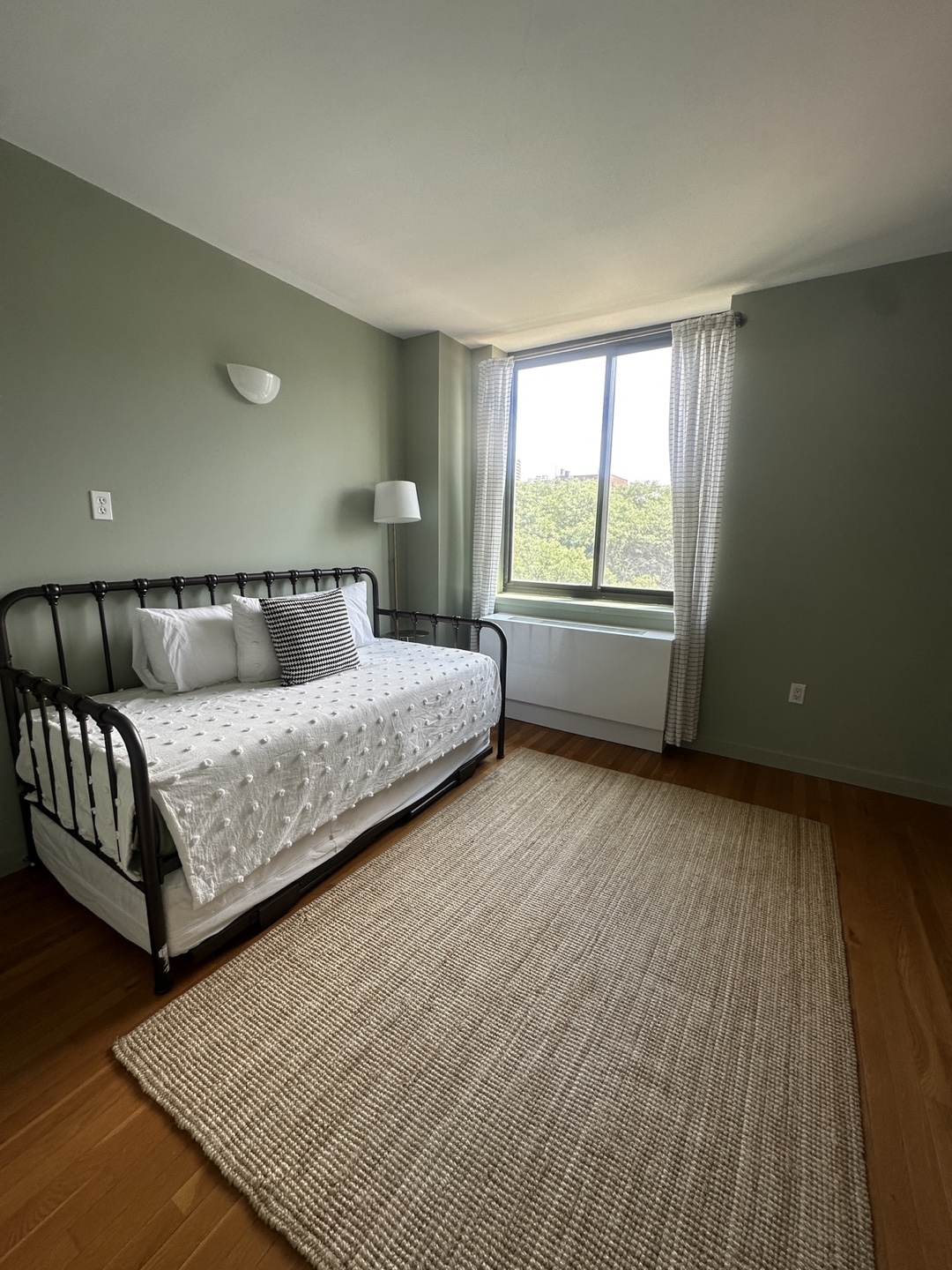 Metal Daybed with Trundle & Mattresses - photo 2