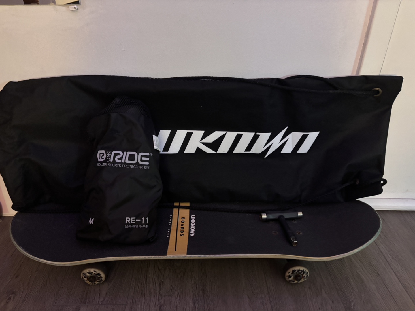 🛹 Skateboard “unknown” + equipments