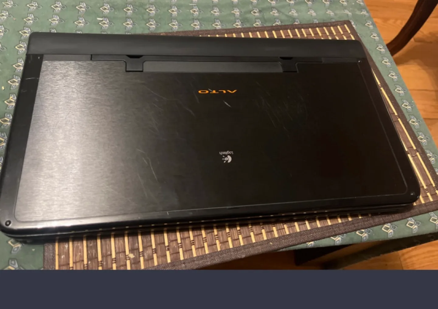 Logitech Alto All-in-One Laptop keyboard or any offer image indicator(5)