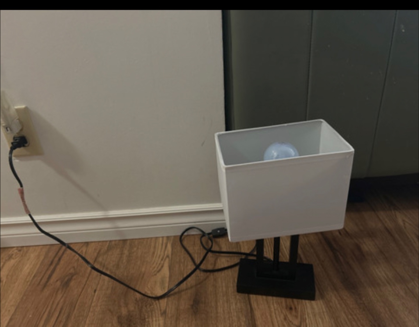 Downsizing must go Modern Table Lamp with Rectangular Shade - photo 2
