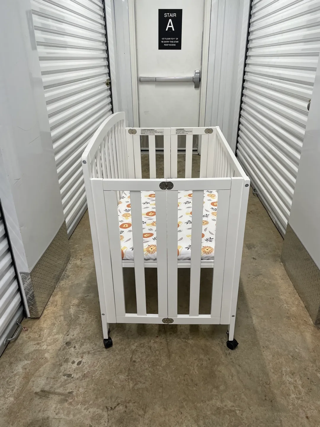 Davinci Dylan Folding Portable 3-in-1 Mini Crib image indicator(5)