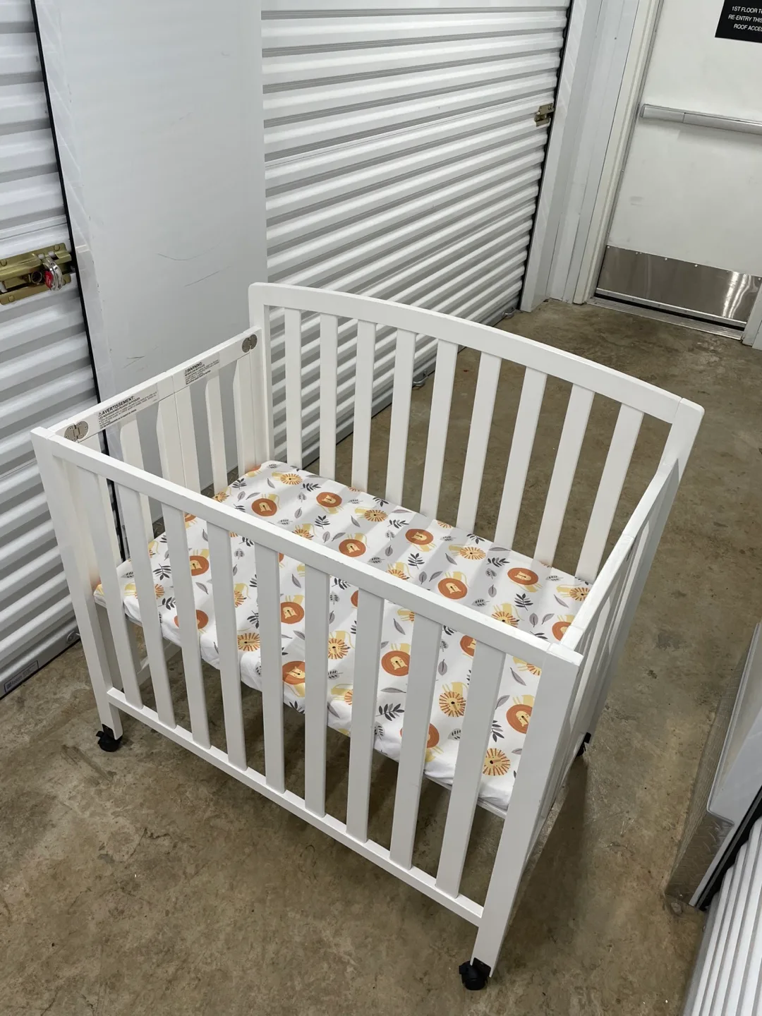 Davinci Dylan Folding Portable 3-in-1 Mini Crib image indicator(3)