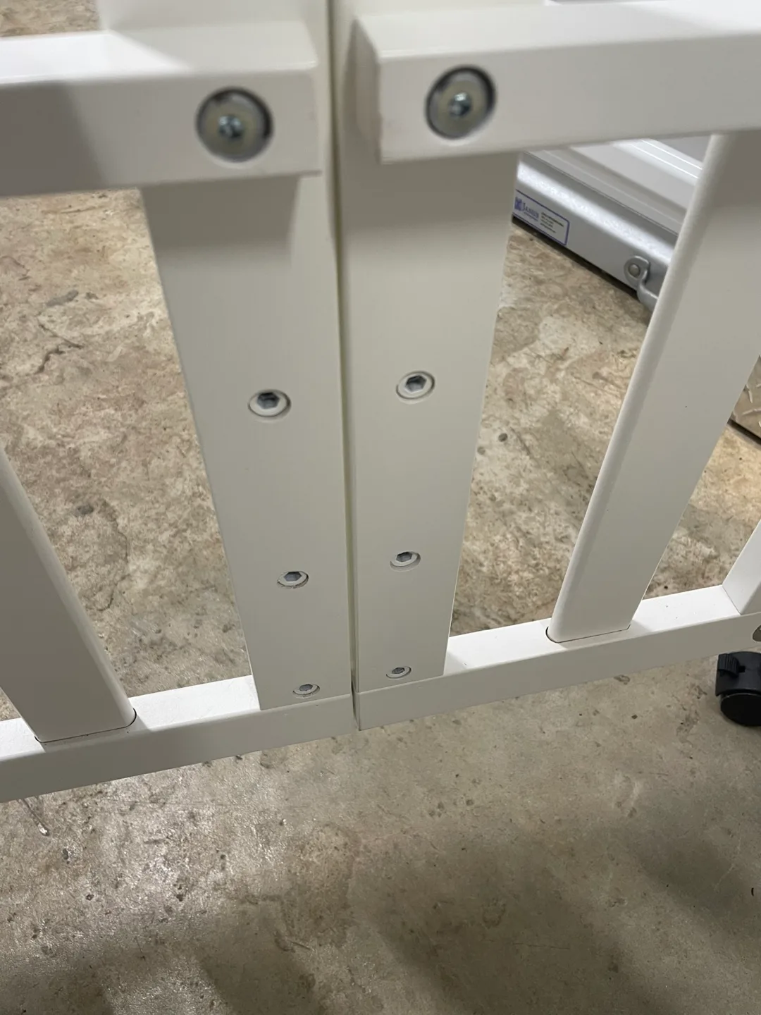 Davinci Dylan Folding Portable 3-in-1 Mini Crib image indicator(6)