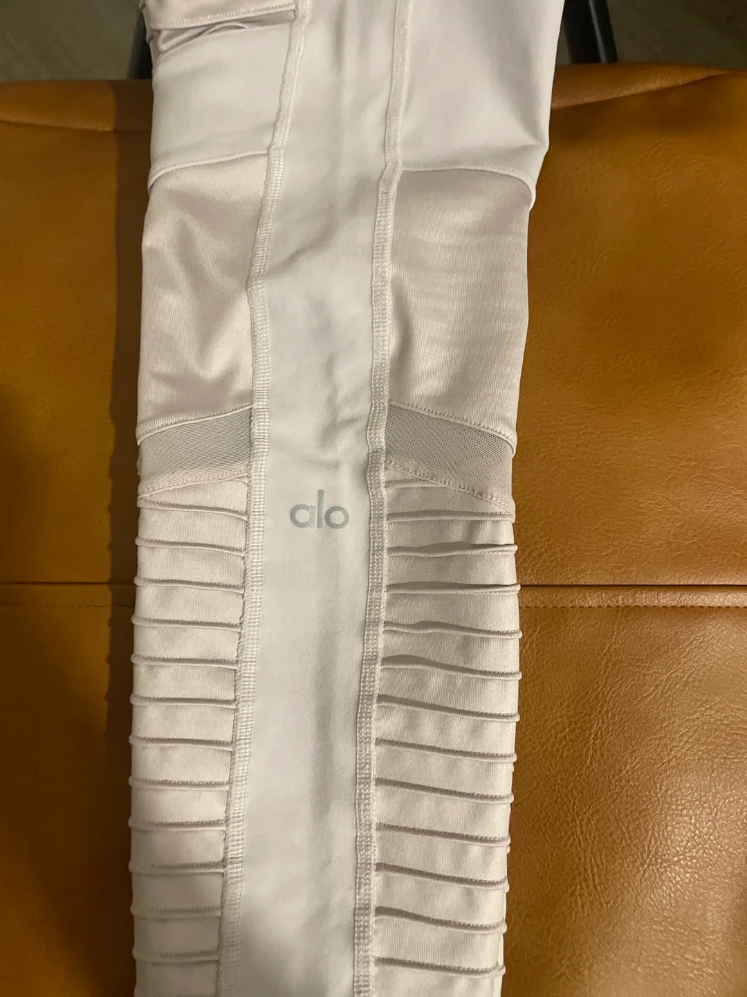 Size M - 7/8 High-Waist Moto Legging image indicator(3)