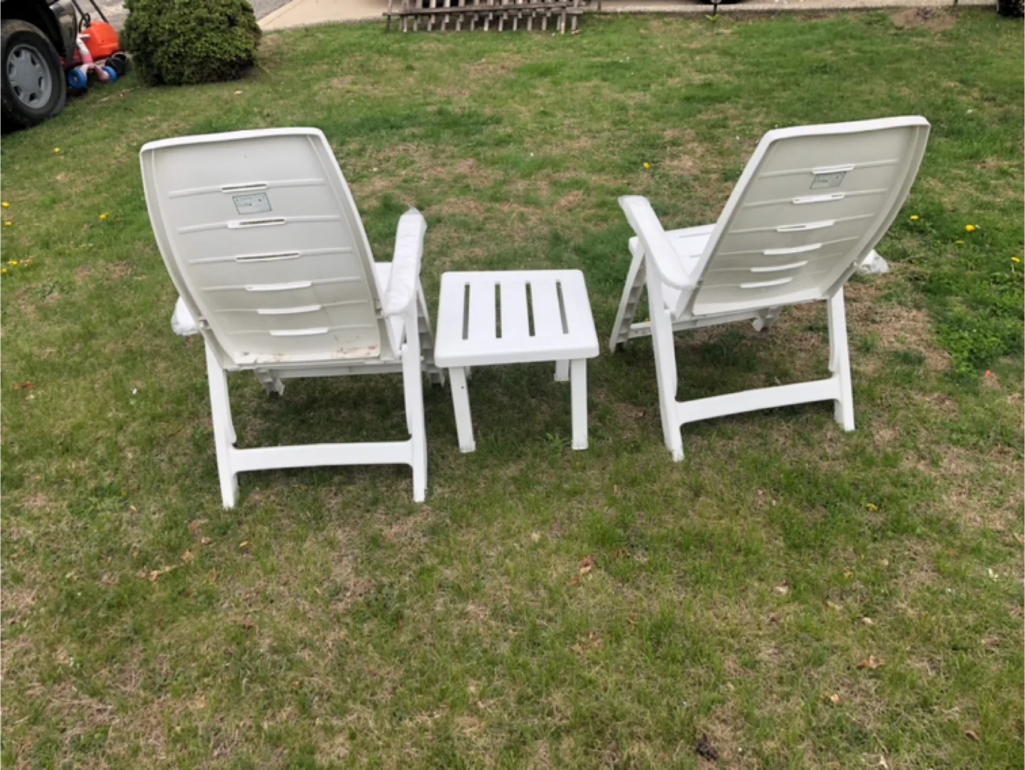 Gracious Living 3-Piece White Plastic Patio Set image indicator(3)