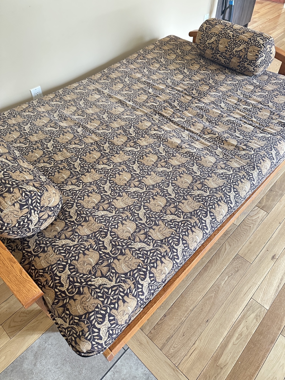 Full / Double Size Wood Futon Sofa Bed  (CAN DELIVER) - photo 4