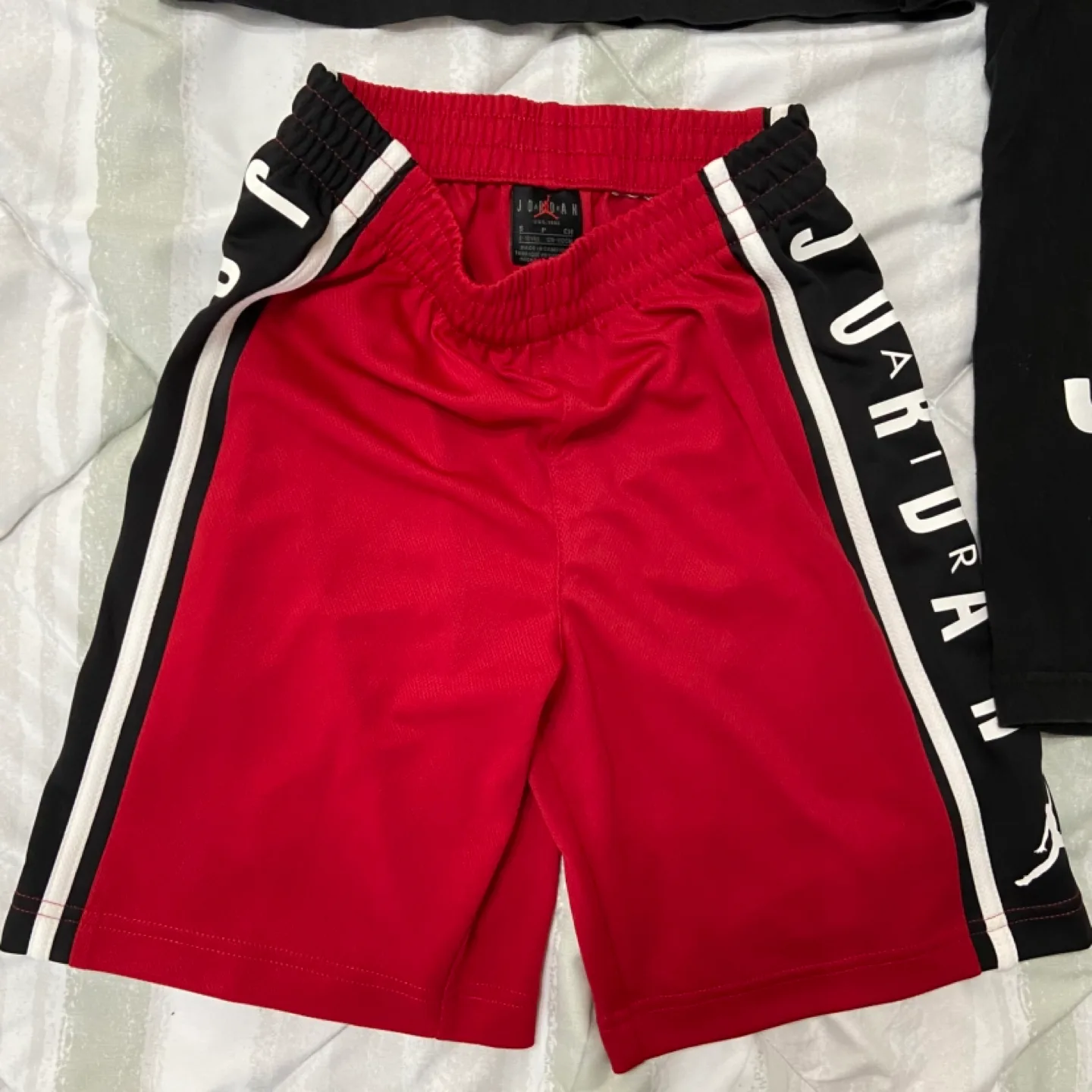Size S/8 kids Jordan clothes image indicator(2)