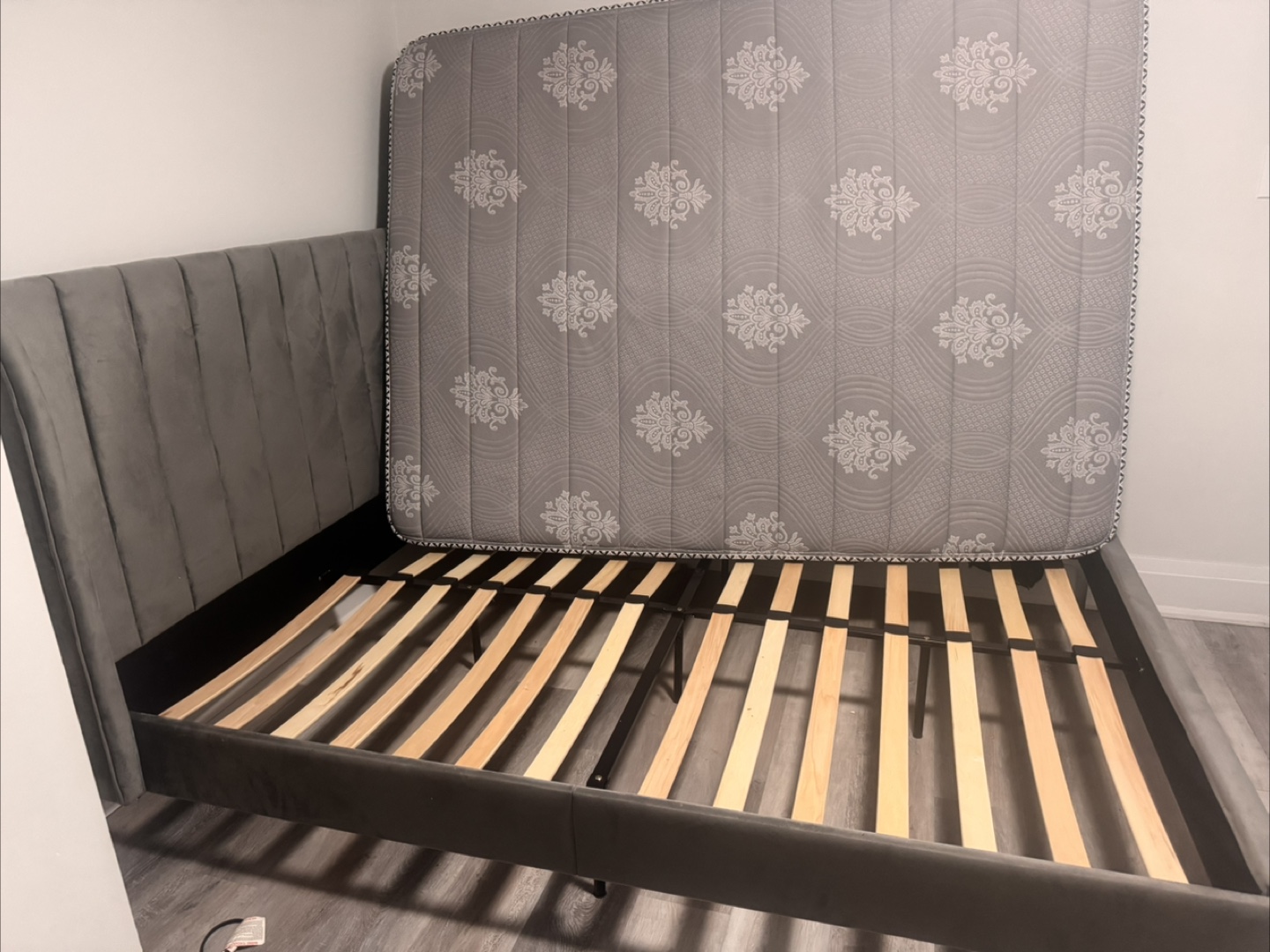 Queen Size Grey Velvet Bed Frame - photo 2