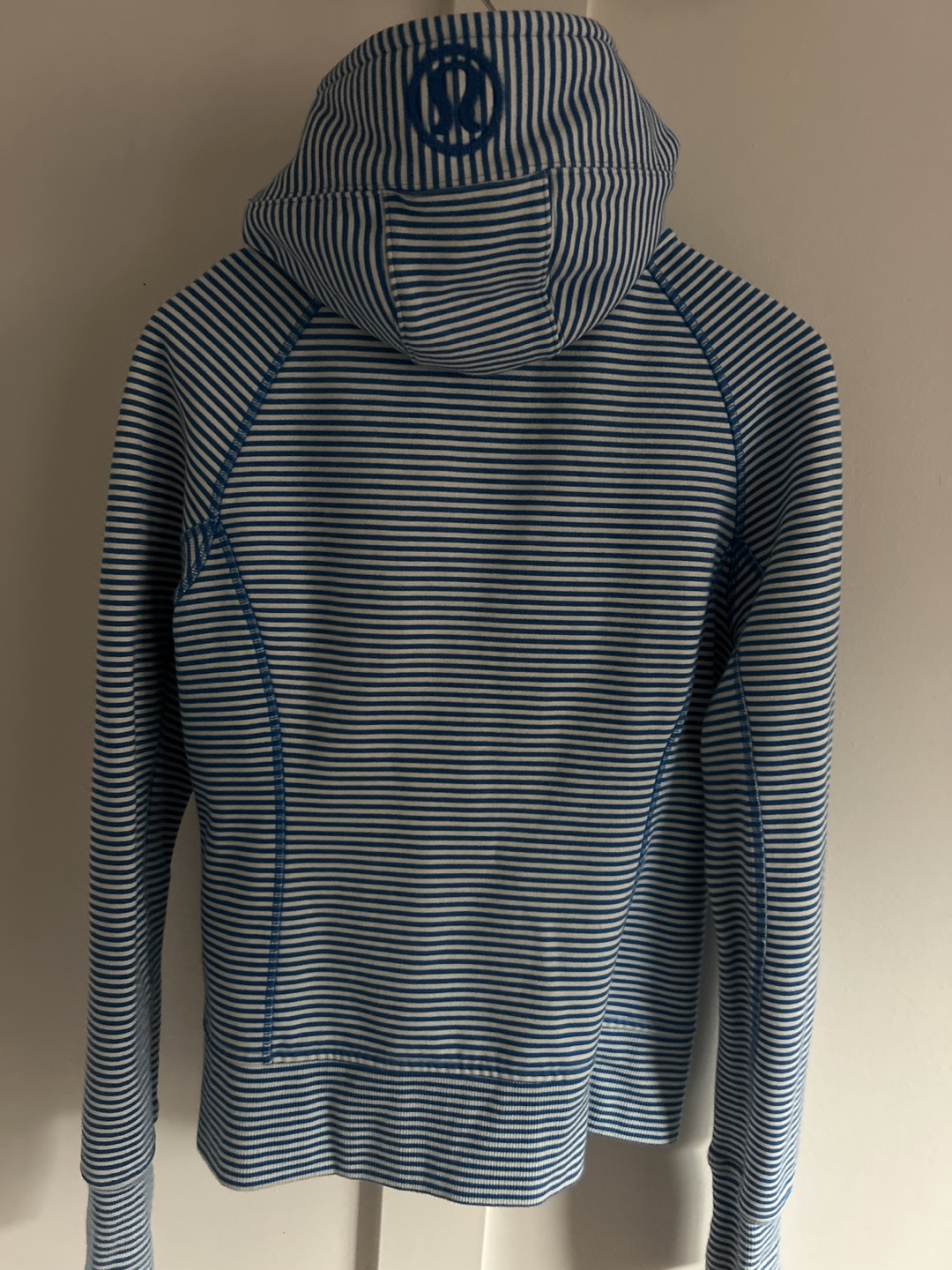 Lululemon Scuba Hoodie Size 10 Blue and White Stripes - photo 3