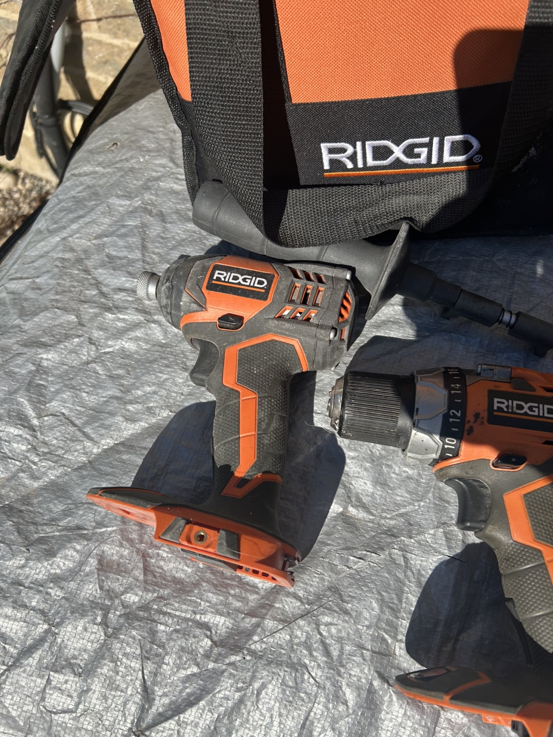 RIDGID 18V Cordless Drill/Driver and Impact Driver Combo Kit - photo 2