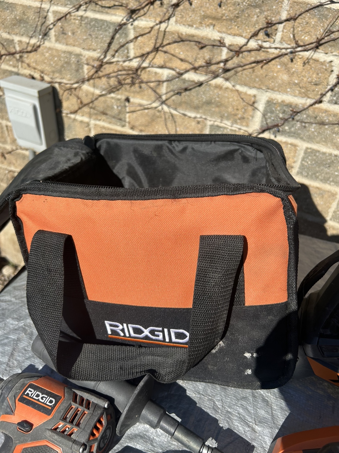 RIDGID 18V Cordless Drill/Driver and Impact Driver Combo Kit - photo 3
