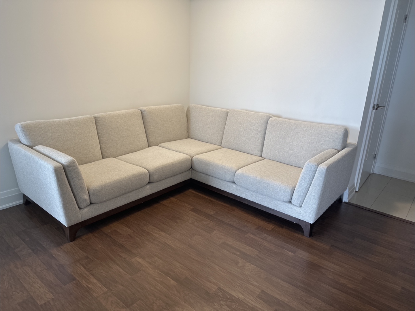 Modern L-Shaped Sectional Sofa - Beige Fabric
