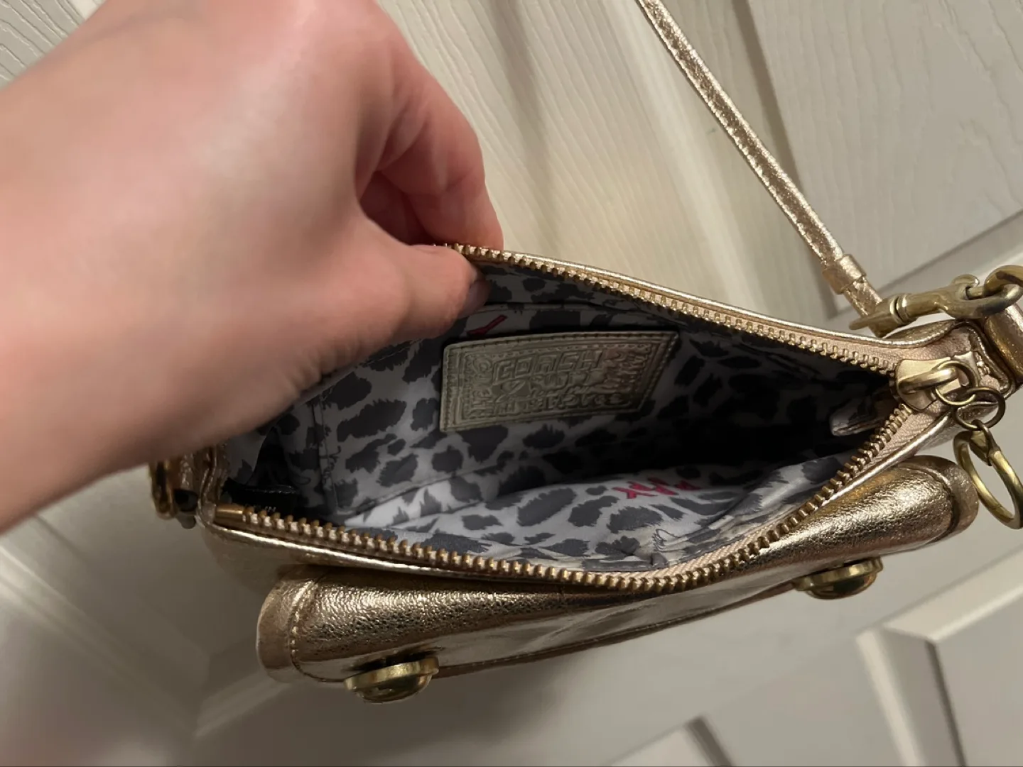 Gold Coach Poppy crossbody bag image indicator(4)