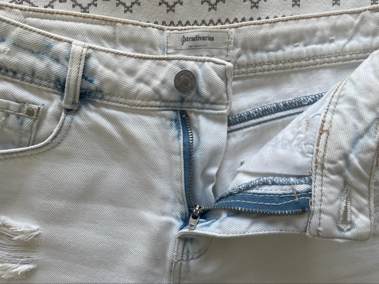 Stradivarius Distressed Denim Shorts image indicator(7)