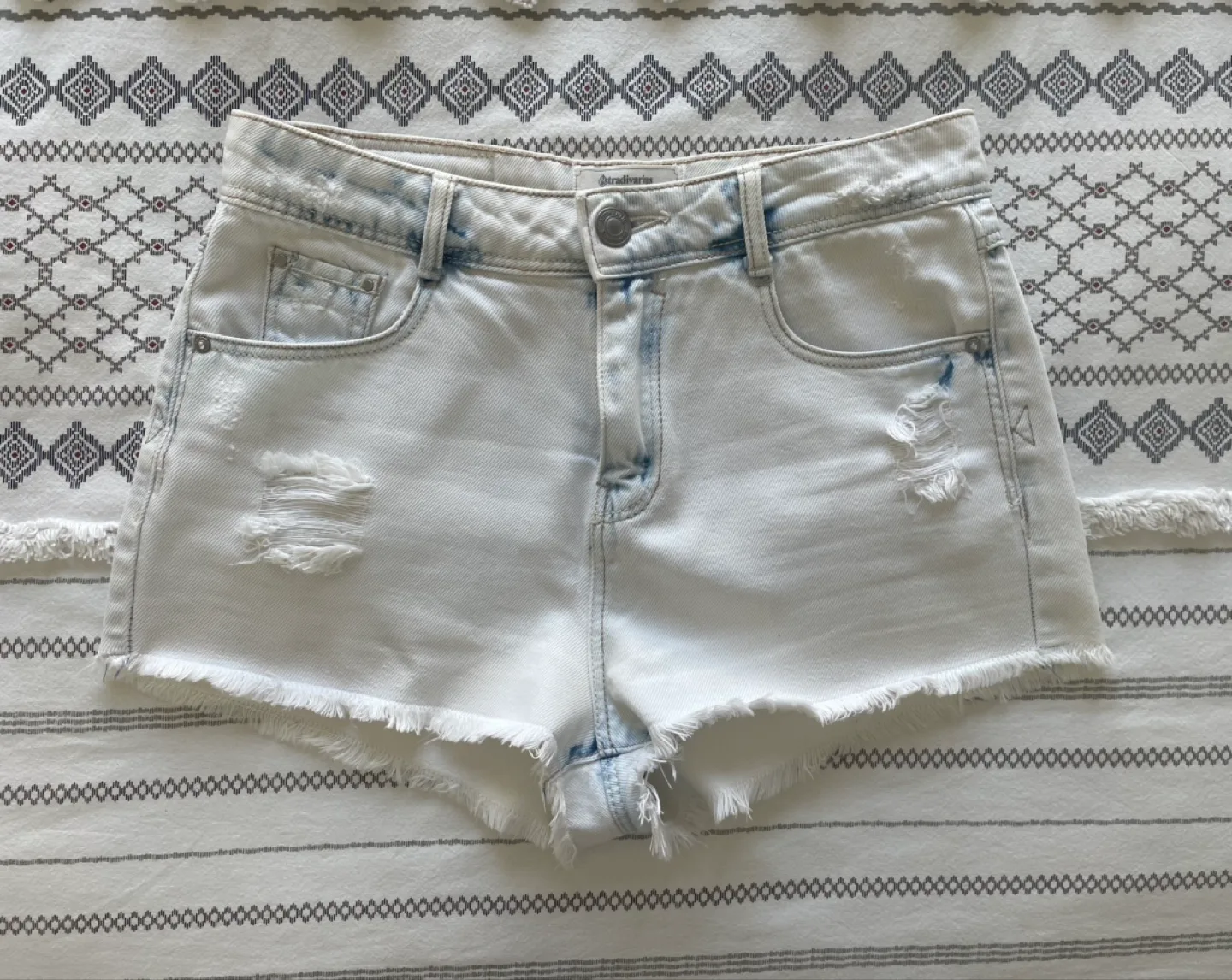 Stradivarius Distressed Denim Shorts image indicator(5)