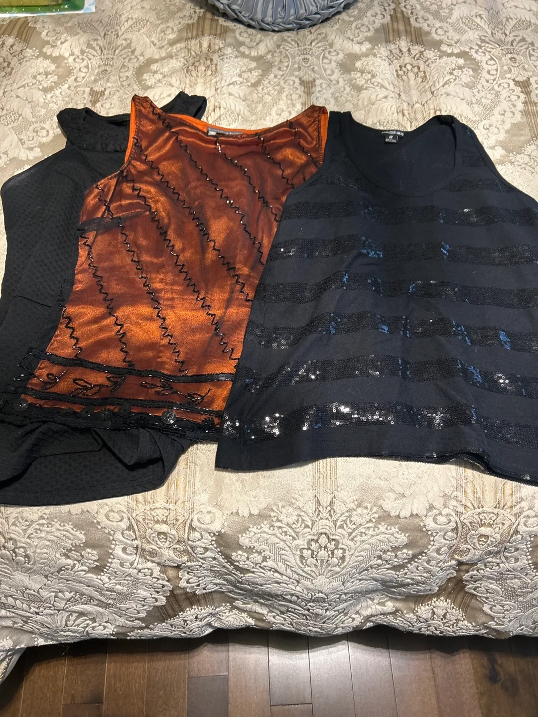 Three Women's Sleeveless Tops Bundle image indicator(3)
