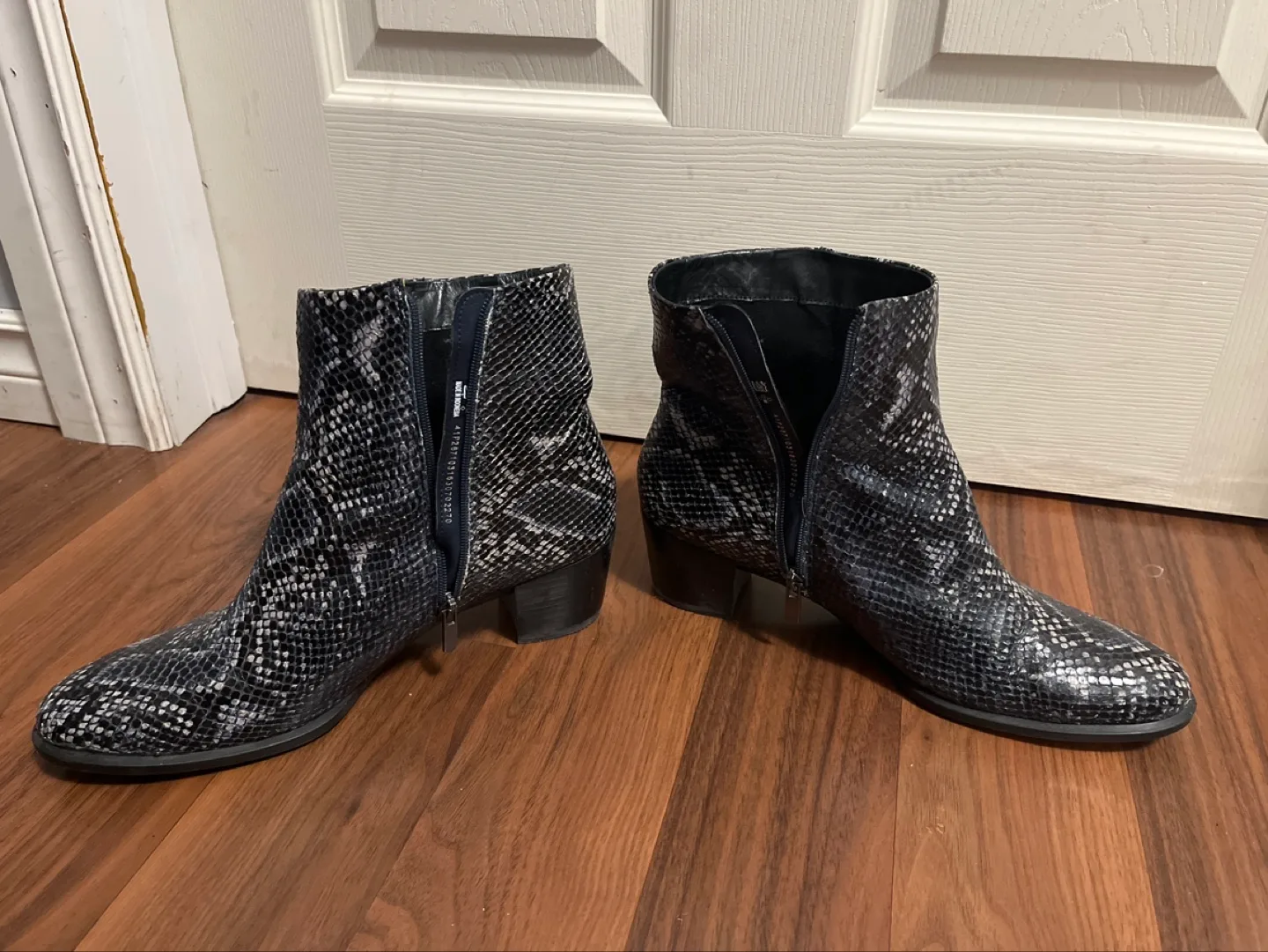 Women's ECCO Snakeskin & Black Boots image indicator(4)
