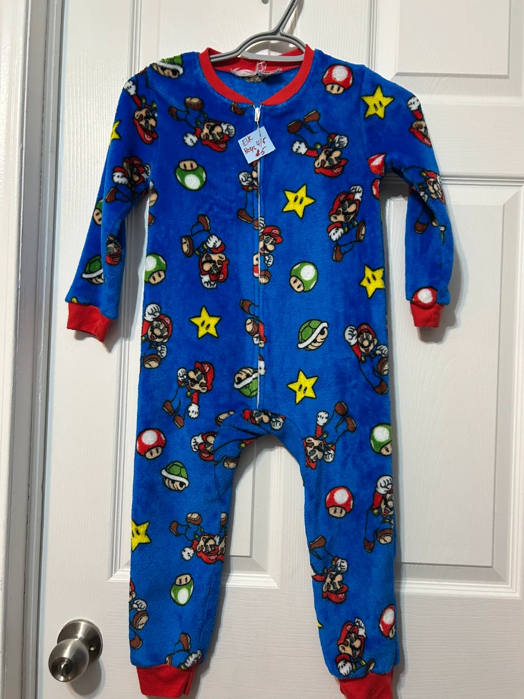 Mix of girls & boys clothing image indicator(3)