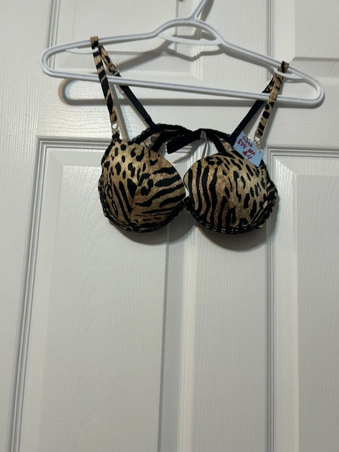 Women’s bras (various sizes) image indicator(3)