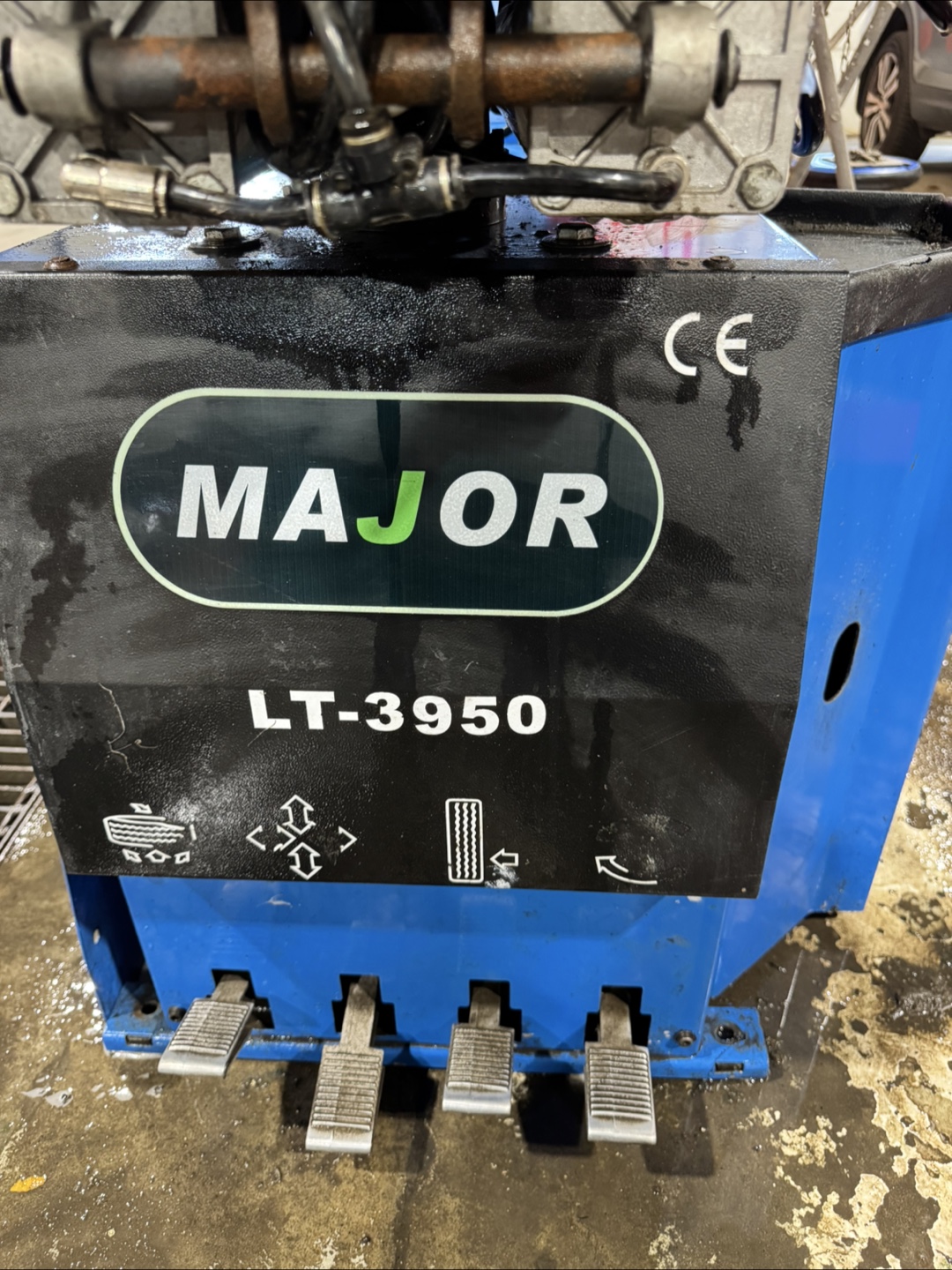 Used Major LT-3950 Tire Changer - photo 2