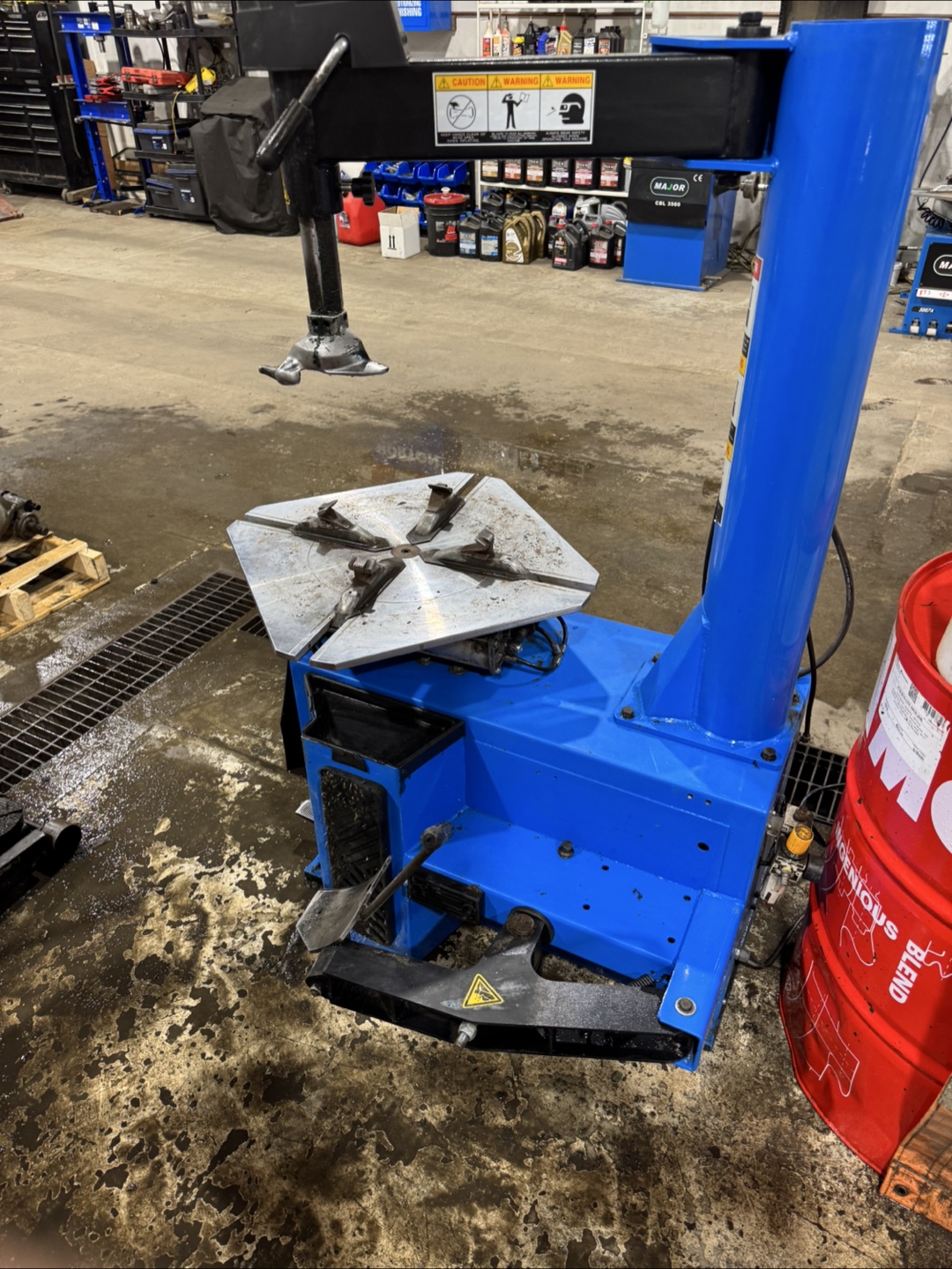 Used Major LT-3950 Tire Changer - photo 4