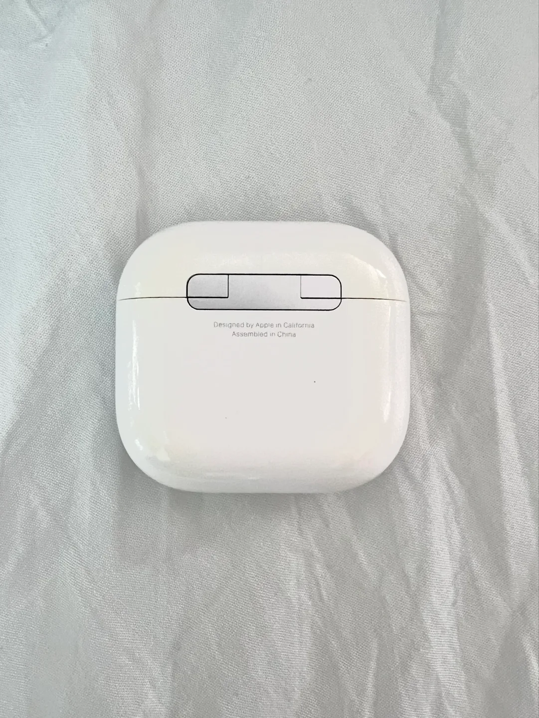 Apple AirPods Pro Charging Case image indicator(2)