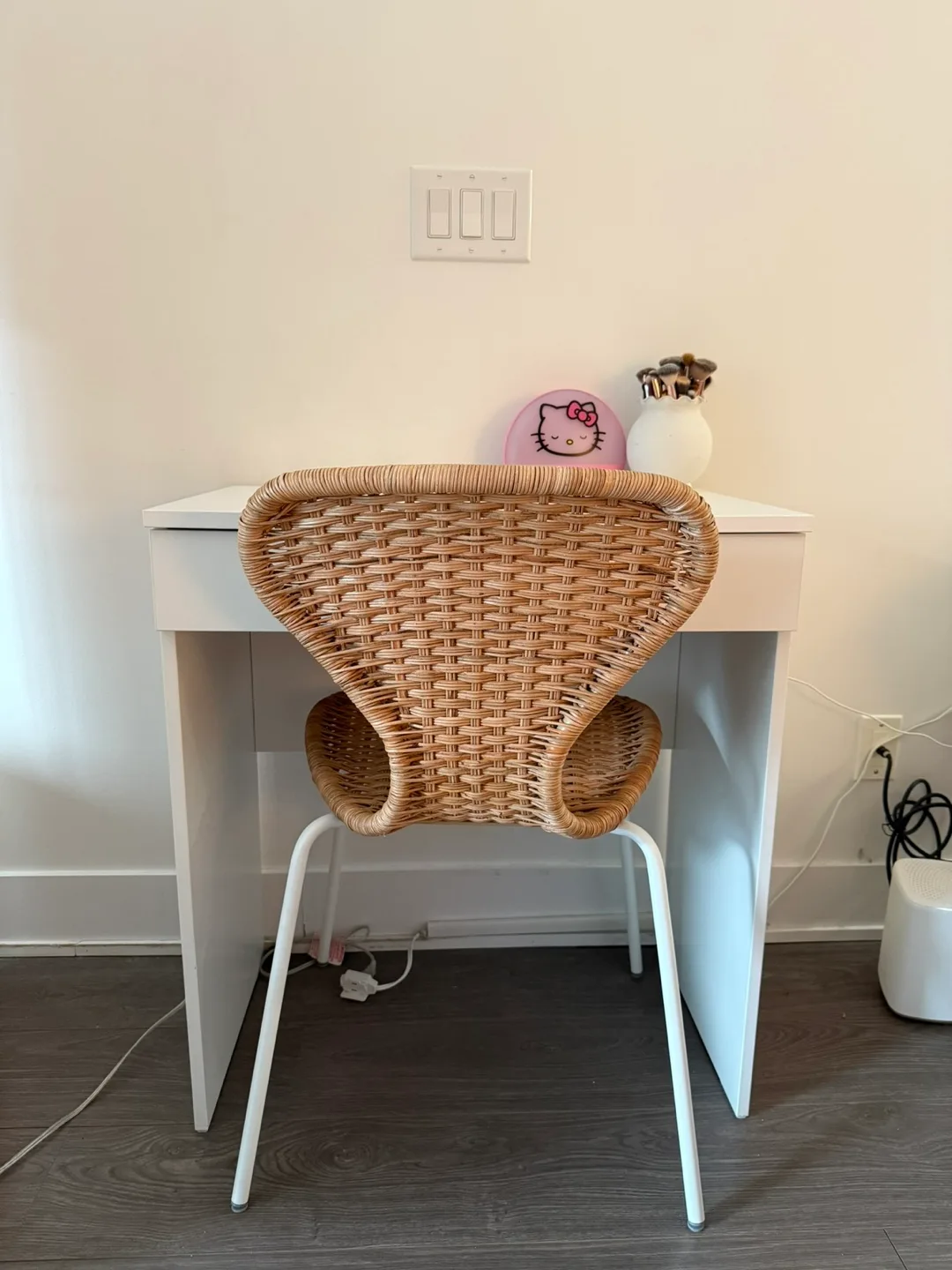 IKEA BRIMNES Dressing Table - White image indicator(4)