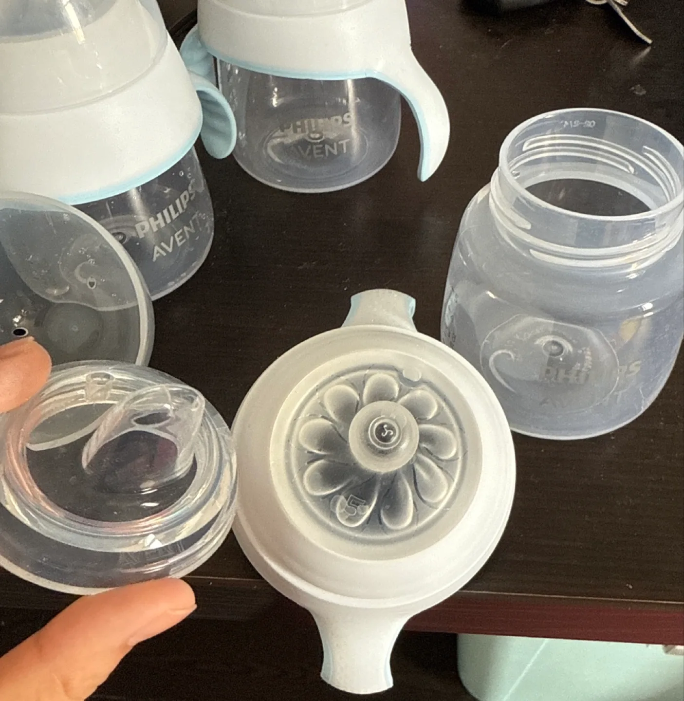 Philips Avent Natural Trainer Sippy Cups (3) image indicator(2)