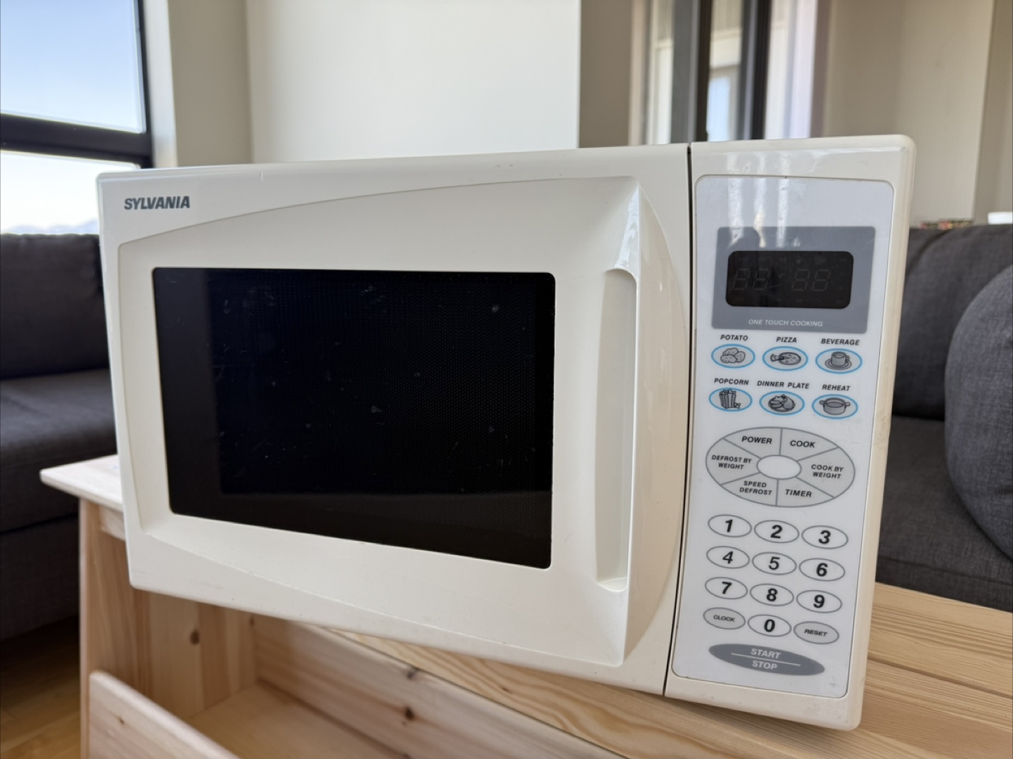 Sylvania Microwave - White - One-Touch Cooking